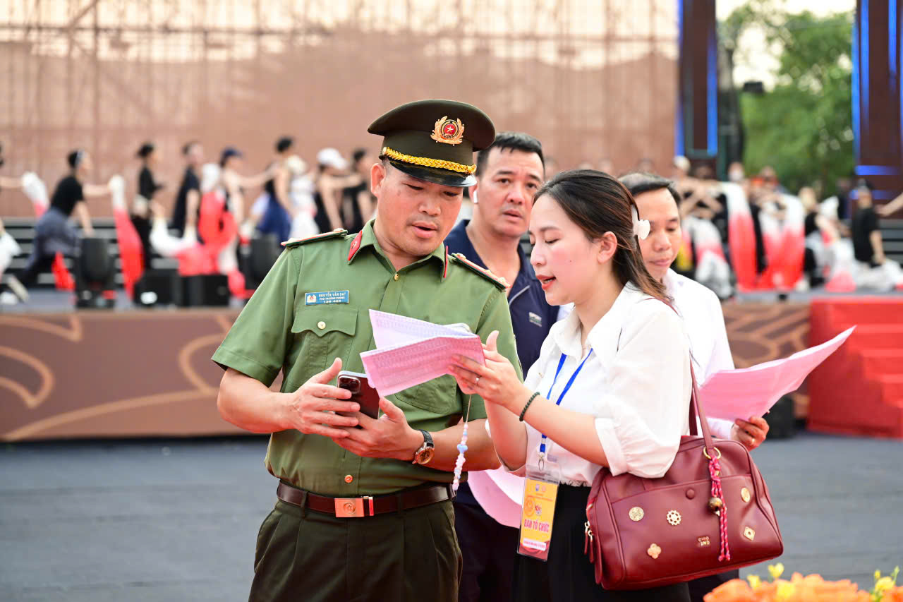 Các lực lượng Công an thành phố Hải Phòng bảo đảm tuyệt đối an ninh, an toàn Lễ hội mùa thu Côn Sơn - Kiếp Bạc năm 2025